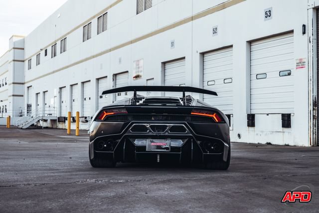 Used 2019 Lamborghini Huracan LP 580-2 RWD image 17