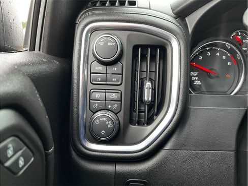 Used 2020 Chevrolet Silverado 1500 RST AWD/4WD image 25