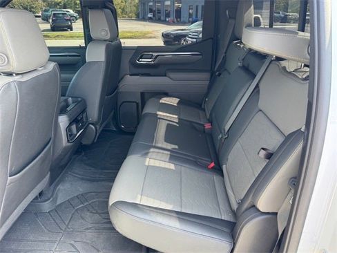 Used 2022 Chevrolet Silverado 1500 ZR2 w/ Technology Package image 10