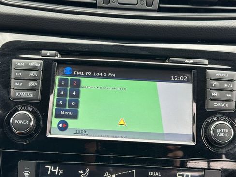 Used 2017 Nissan Rogue SV w/ SV Premium Package image 27