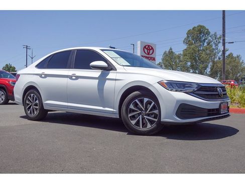 Used 2024 Volkswagen Jetta S FWD image 4