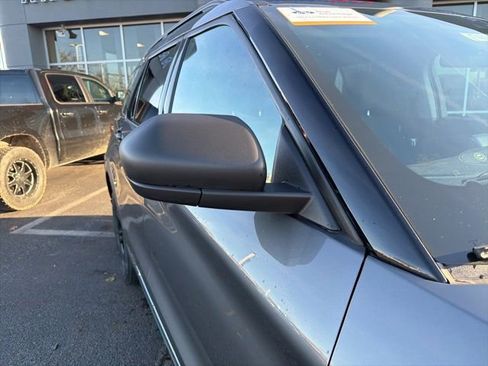 Certified 2022 Ford Explorer XLT image 5