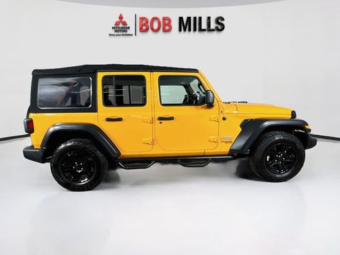 Used 2018 Jeep Wrangler Unlimited Sport S AWD/4WD image 8