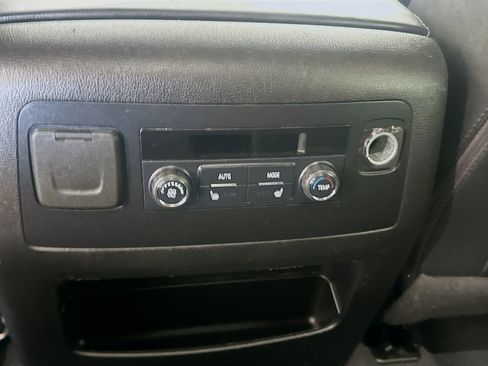 Used 2020 Chevrolet Suburban LT w/ Texas Edition Package image 27