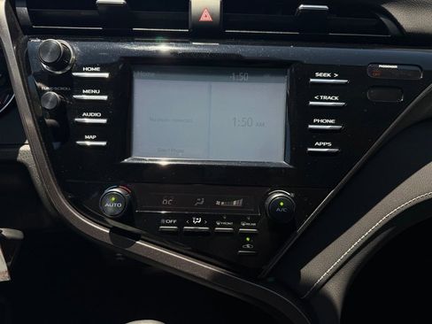 Used 2019 Toyota Camry SE FWD image 10