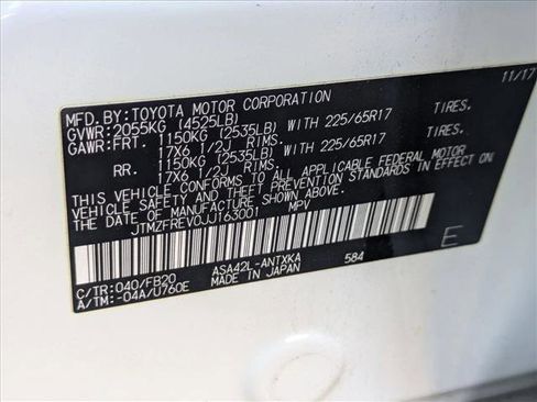 Used 2018 Toyota RAV4 LE image 23