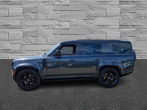 Used 2023 Land Rover Defender 130 X-Dynamic SE AWD/4WD image 6