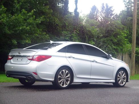 Used 2014 Hyundai Sonata SE w/ Premium Package 04 FWD image 4