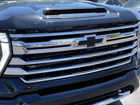 Used 2024 Chevrolet Silverado 2500 High Country w/ Technology Package AWD/4WD image 30