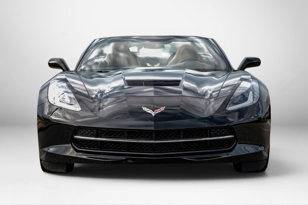 Used 2018 Chevrolet Corvette Stingray Convertible Z51 2LT RWD image 4