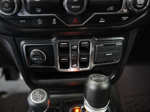 Used 2022 Jeep Wrangler Unlimited Sport AWD/4WD image 34
