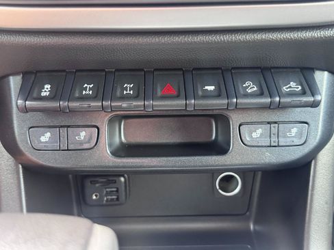 Used 2019 Chevrolet Colorado ZR2 AWD/4WD image 12