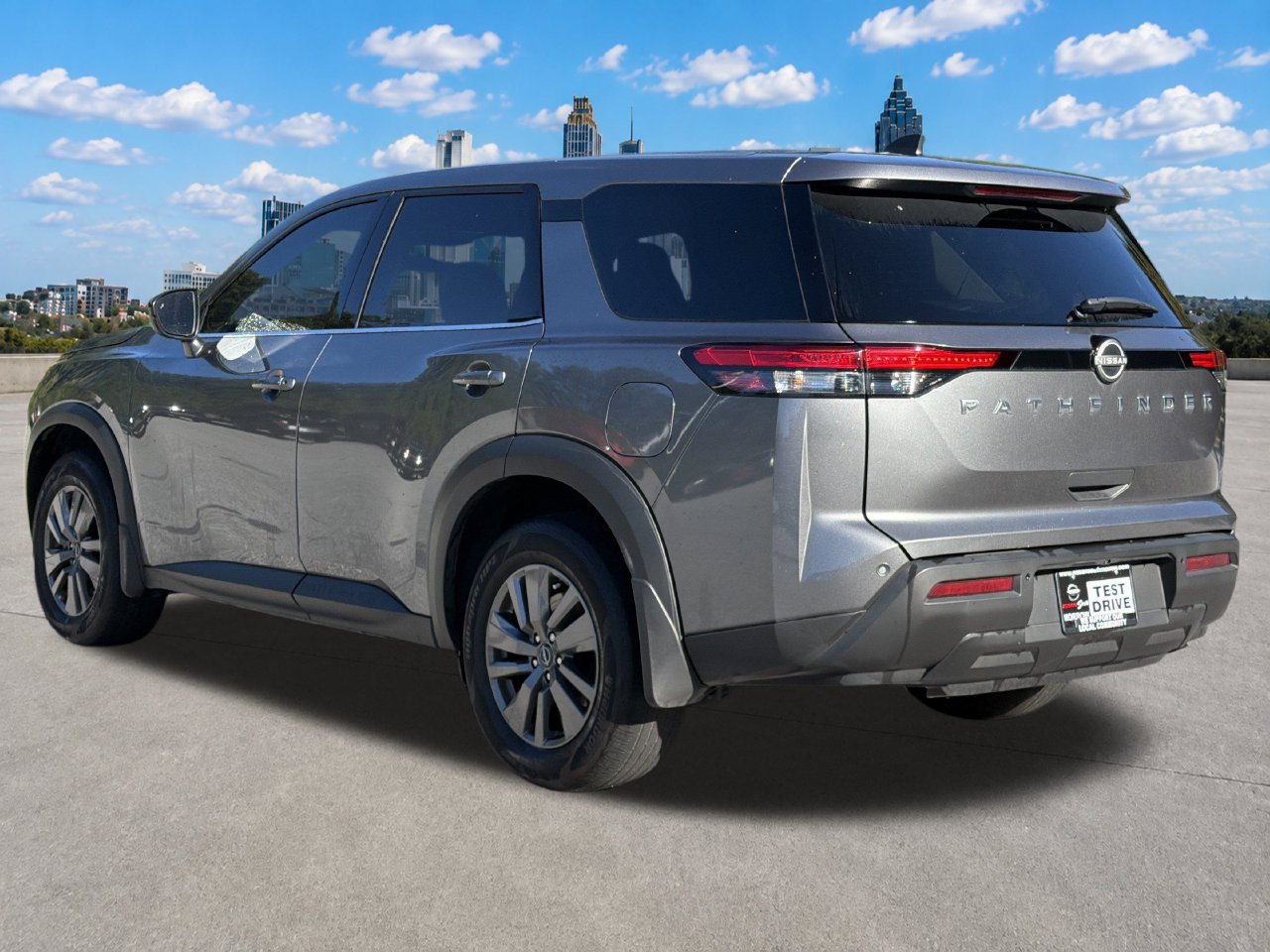 Certified 2025 Nissan Pathfinder S FWD image 22