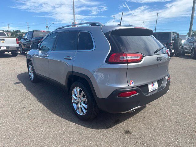 Used 2017 Jeep Cherokee Limited FWD image 5