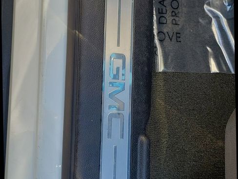 Used 2016 GMC Yukon SLT image 22