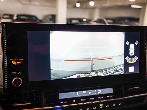 Used 2025 Toyota Sienna XSE image 27