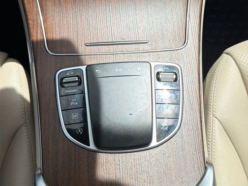 Used 2021 Mercedes-Benz GLC 300 4MATIC image 18