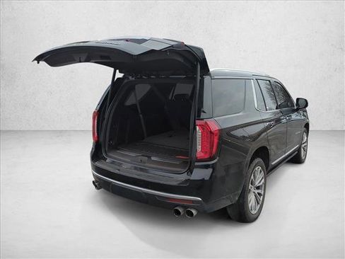 Used 2021 GMC Yukon Denali w/ Denali Premium Package image 10
