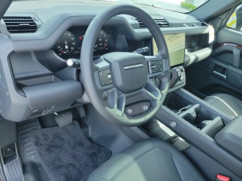 New 2026 Land Rover Defender 90 X-Dynamic SE AWD/4WD image 21