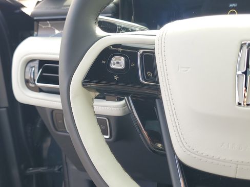 New 2026 Lincoln Aviator Black Label AWD/4WD image 16