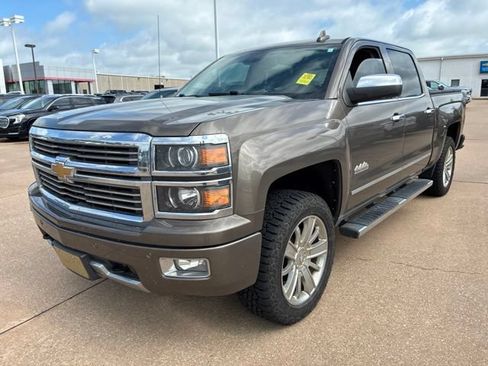 Used 2015 Chevrolet Silverado 1500 High Country w/ High Country Premium Package AWD/4WD image 2