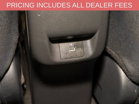 Used 2025 Nissan Versa SV FWD image 7