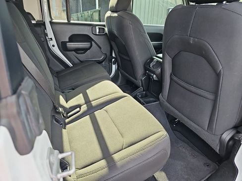 Used 2022 Jeep Gladiator Sport image 13