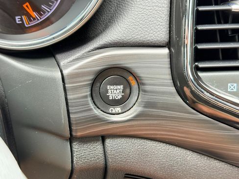 Used 2021 Jeep Grand Cherokee Laredo X AWD/4WD image 21