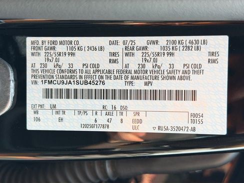 Used 2025 Ford Escape Platinum AWD/4WD image 36