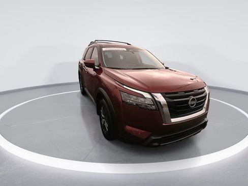 Used 2024 Nissan Pathfinder SV w/ Cargo Package image 2