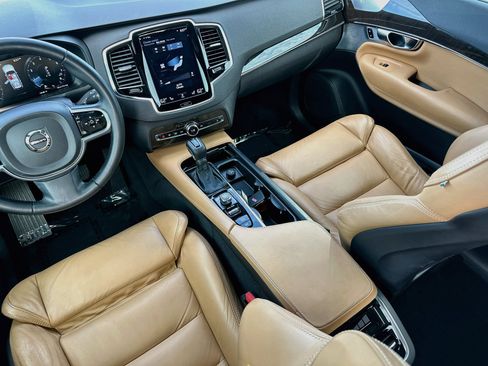 Used 2018 Volvo XC90 T6 Momentum w/ Convenience Package AWD/4WD image 23