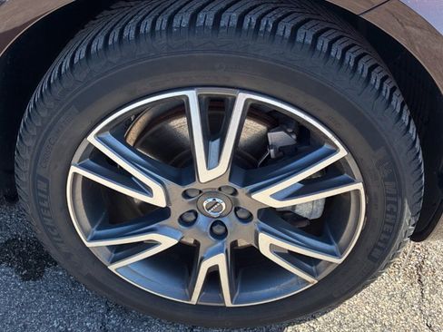 Used 2017 Volvo V90 T6 Cross Country image 10