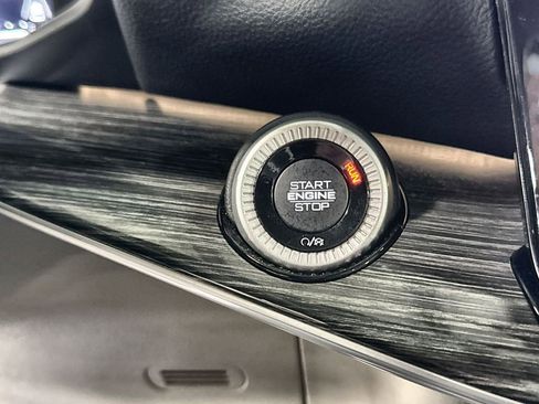Used 2022 Jeep Wagoneer Series II AWD/4WD image 24