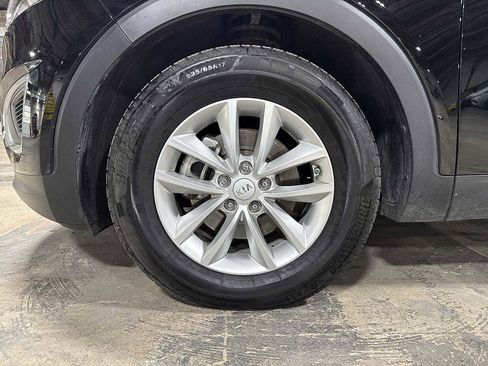 Used 2018 Kia Sorento LX w/ LX V6 Convenience Package image 10