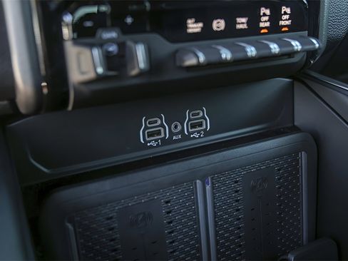 Used 2025 RAM 3500 Laramie w/ Sport Appearance Package image 24