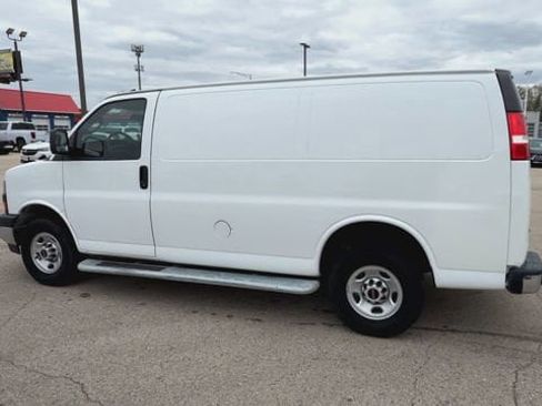 Used 2024 GMC Savana 2500 w/ Driver Convenience Package RWD image 9