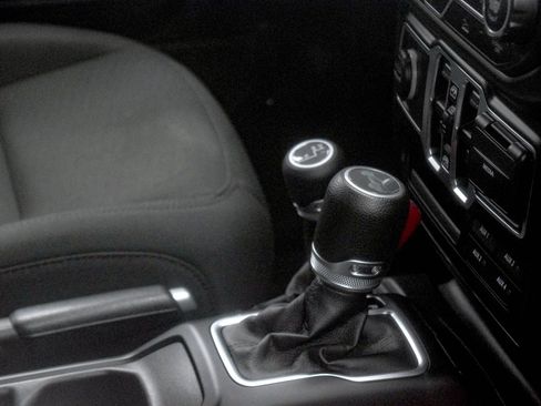 Used 2021 Jeep Wrangler Unlimited Sport image 9