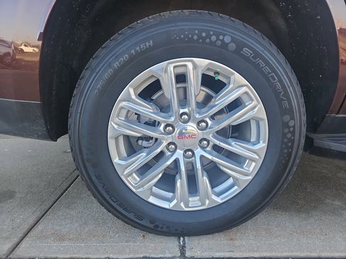 Used 2023 GMC Yukon SLT image 5