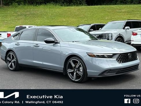 Used 2023 Honda Accord Sport image 2