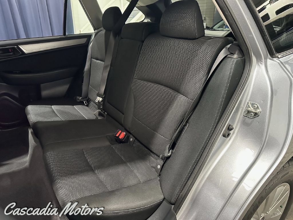 Used 2017 Subaru Outback 2.5i AWD/4WD image 9