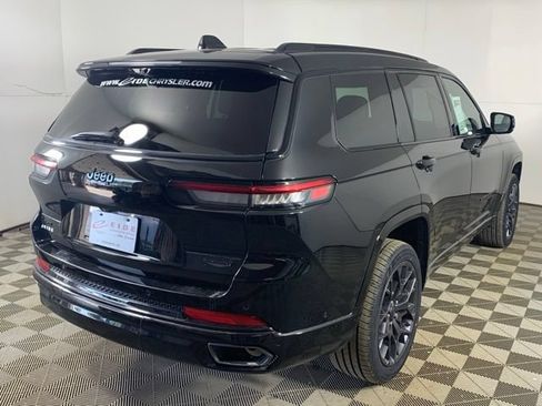 Used 2024 Jeep Grand Cherokee L Summit w/ Rear Seat Video Group I AWD/4WD image 18