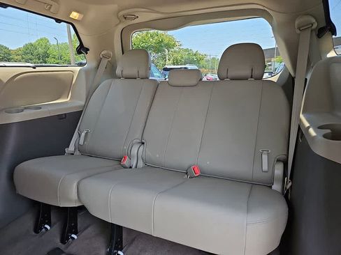 Used 2016 Toyota Sienna XLE w/ XLE Navigation Package FWD image 9
