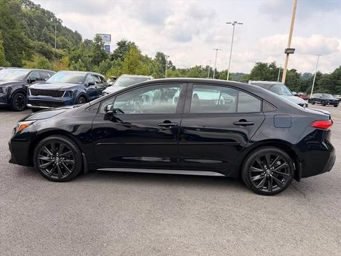 Used 2023 Toyota Corolla SE FWD image 4