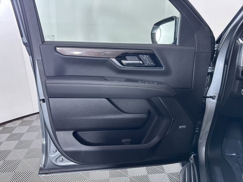 Used 2025 GMC Yukon Elevation w/ LPO, Get Active Package image 30