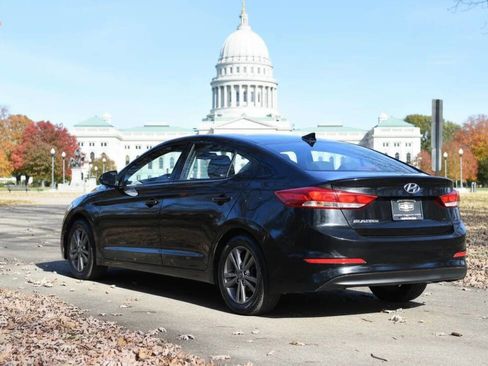 Used 2018 Hyundai Elantra Value Edition w/ Cargo Package FWD image 4