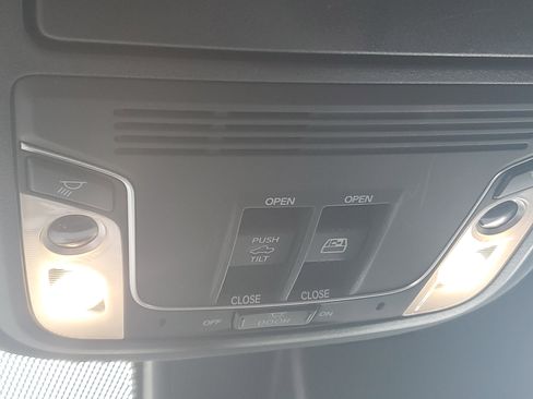 Used 2025 Honda Ridgeline Black Edition image 28