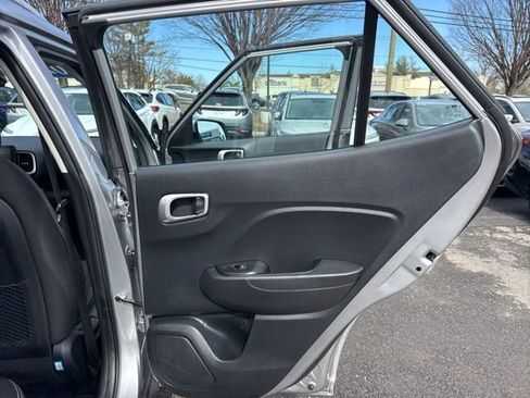 Certified 2023 Hyundai Venue SEL image 31