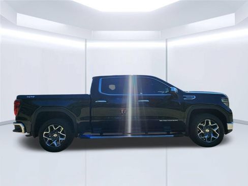 Used 2025 GMC Sierra 1500 SLT w/ SLT Premium Package AWD/4WD image 4