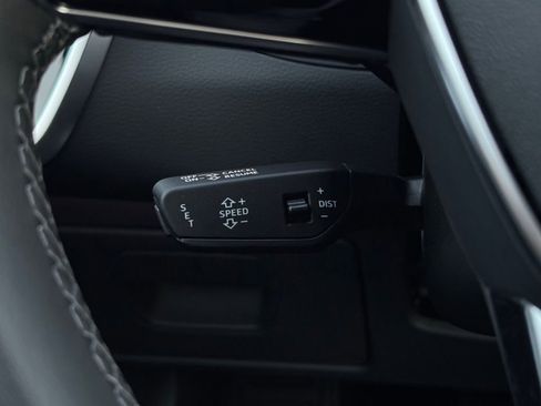 Used 2025 Audi A6 Premium Plus image 38