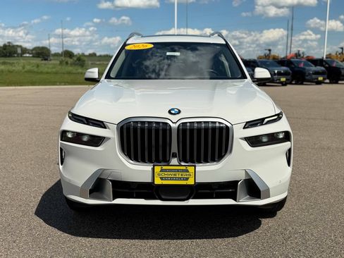 Used 2026 BMW X7 xDrive40i AWD/4WD image 2